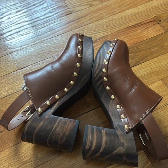 Brown Clogs - Picture 8 of 12